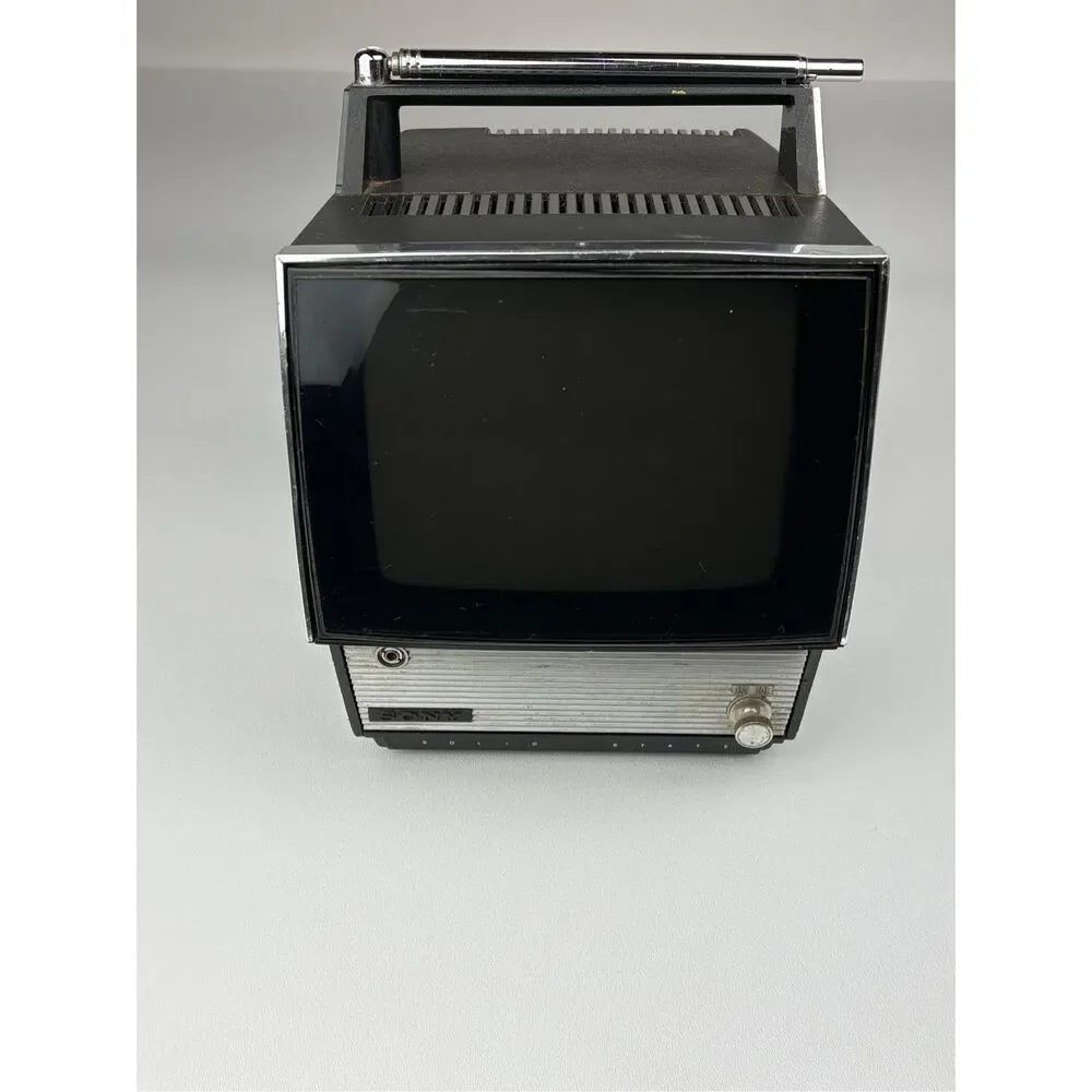 Vintage Sony TV-700U Television TV 7in Screen Portable Black & White FOR PARTS